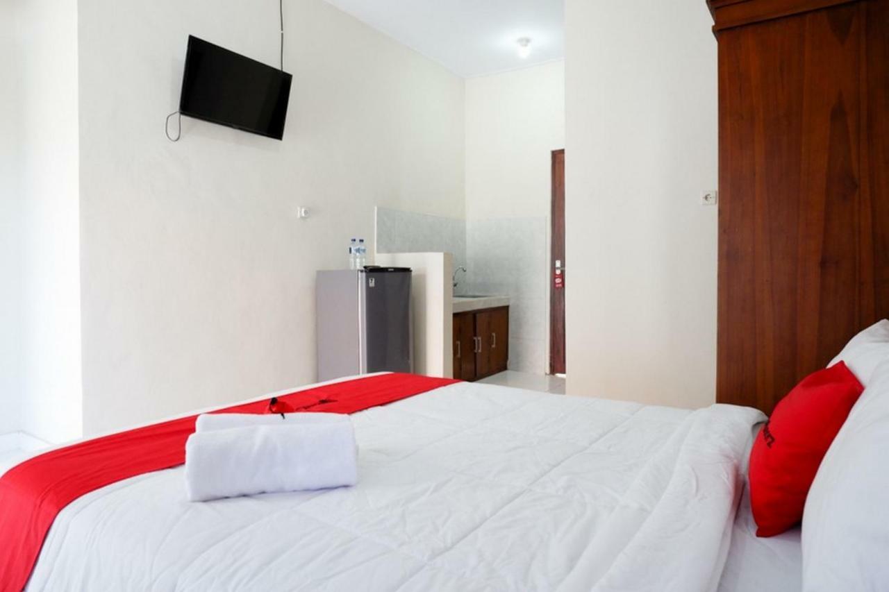 Reddoorz Near Mertasari Beach Denpasar Rum bild