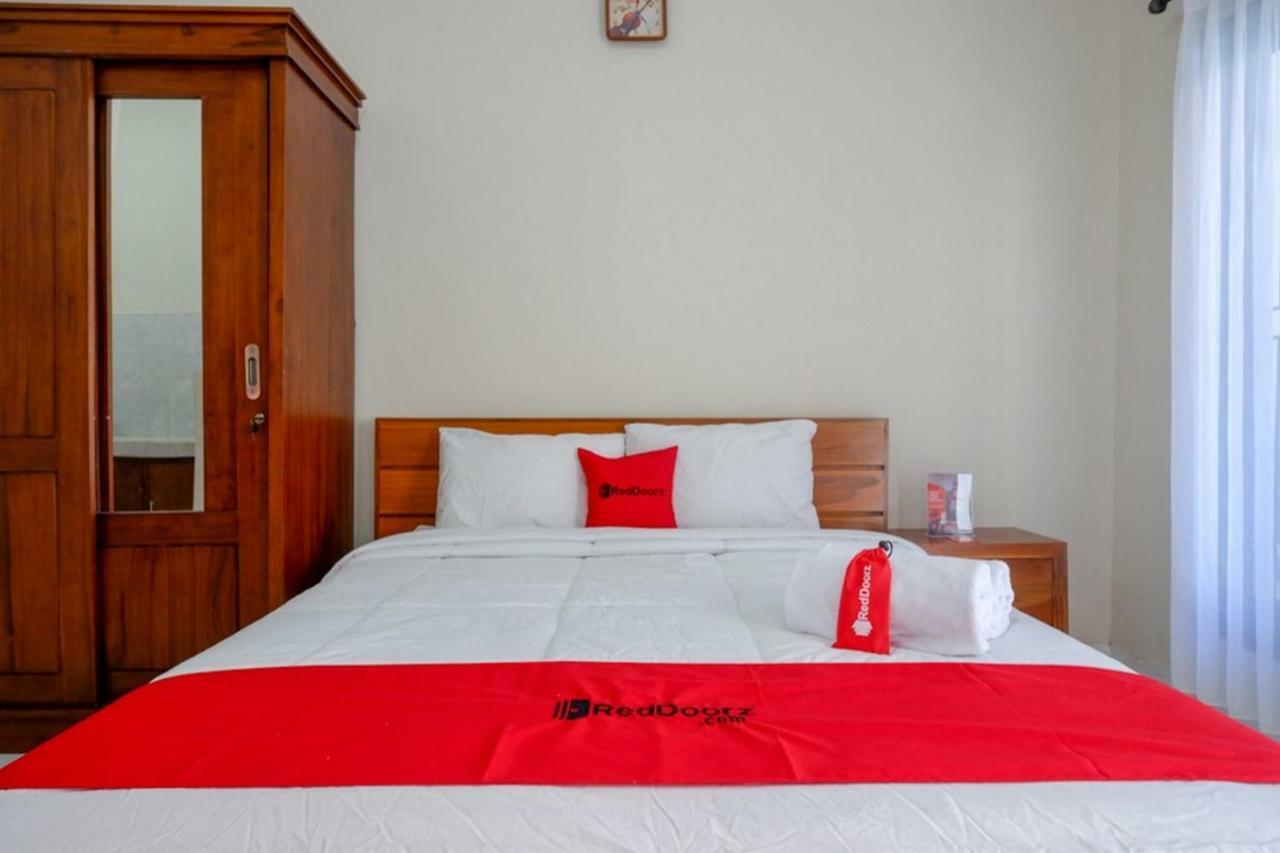 Reddoorz Near Mertasari Beach Denpasar Rum bild